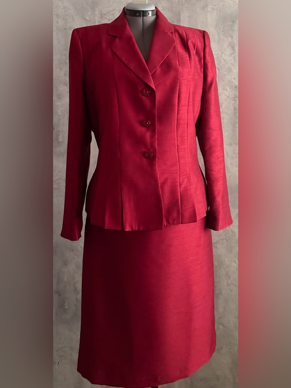 Le Suit Professional Formal Crimson Red Long Sleeve Jacket Sz 16 Skirt Sz 18